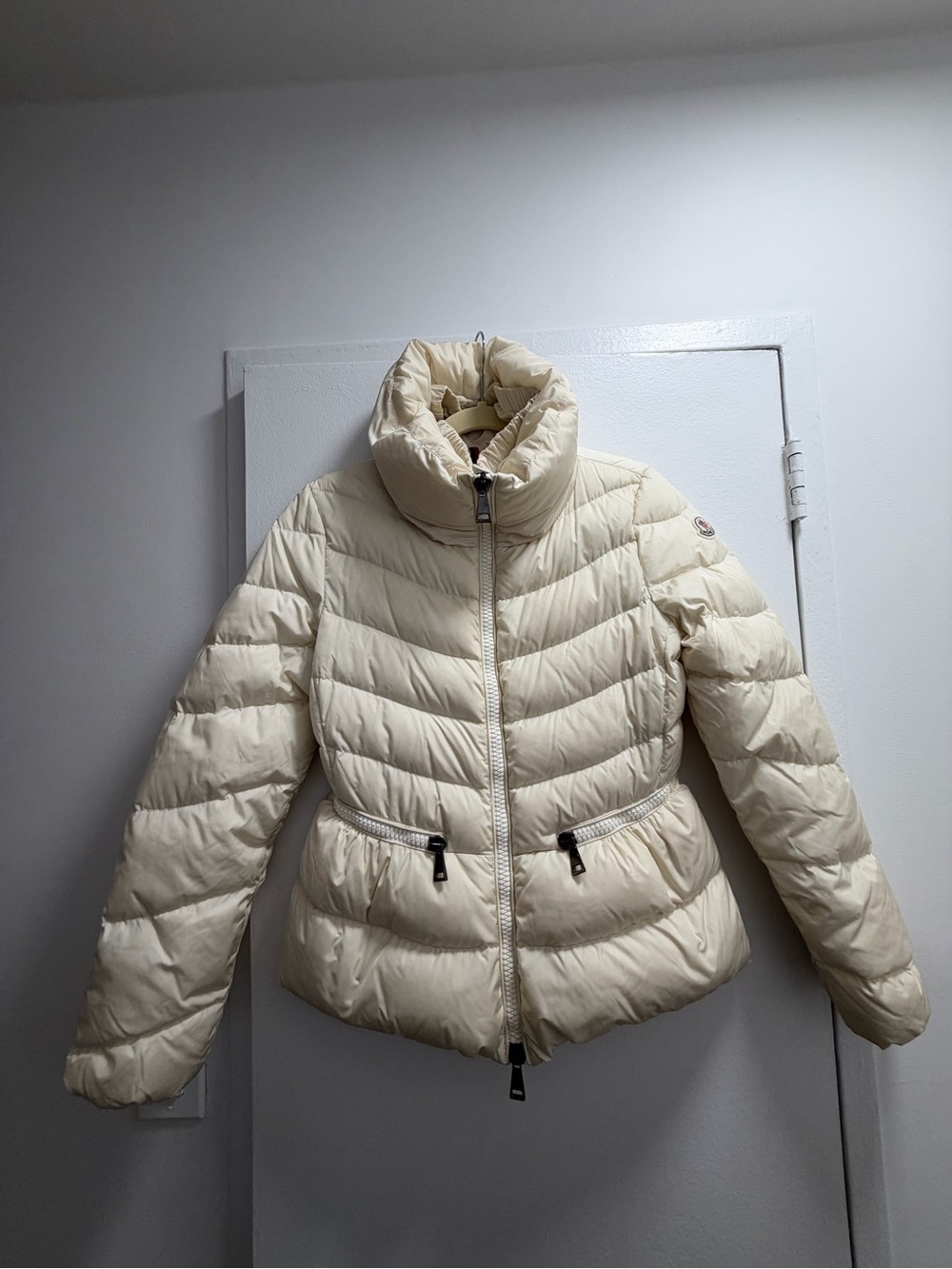 Moncler Daphne Fitted Puffer Jacket Size 0